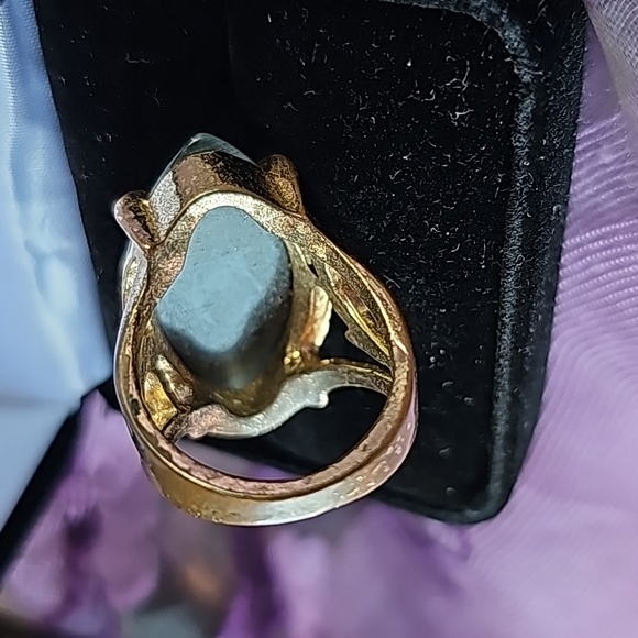 Ring - Picture 5 of 6